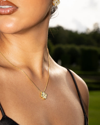 Four Leaf Clover Necklace Single