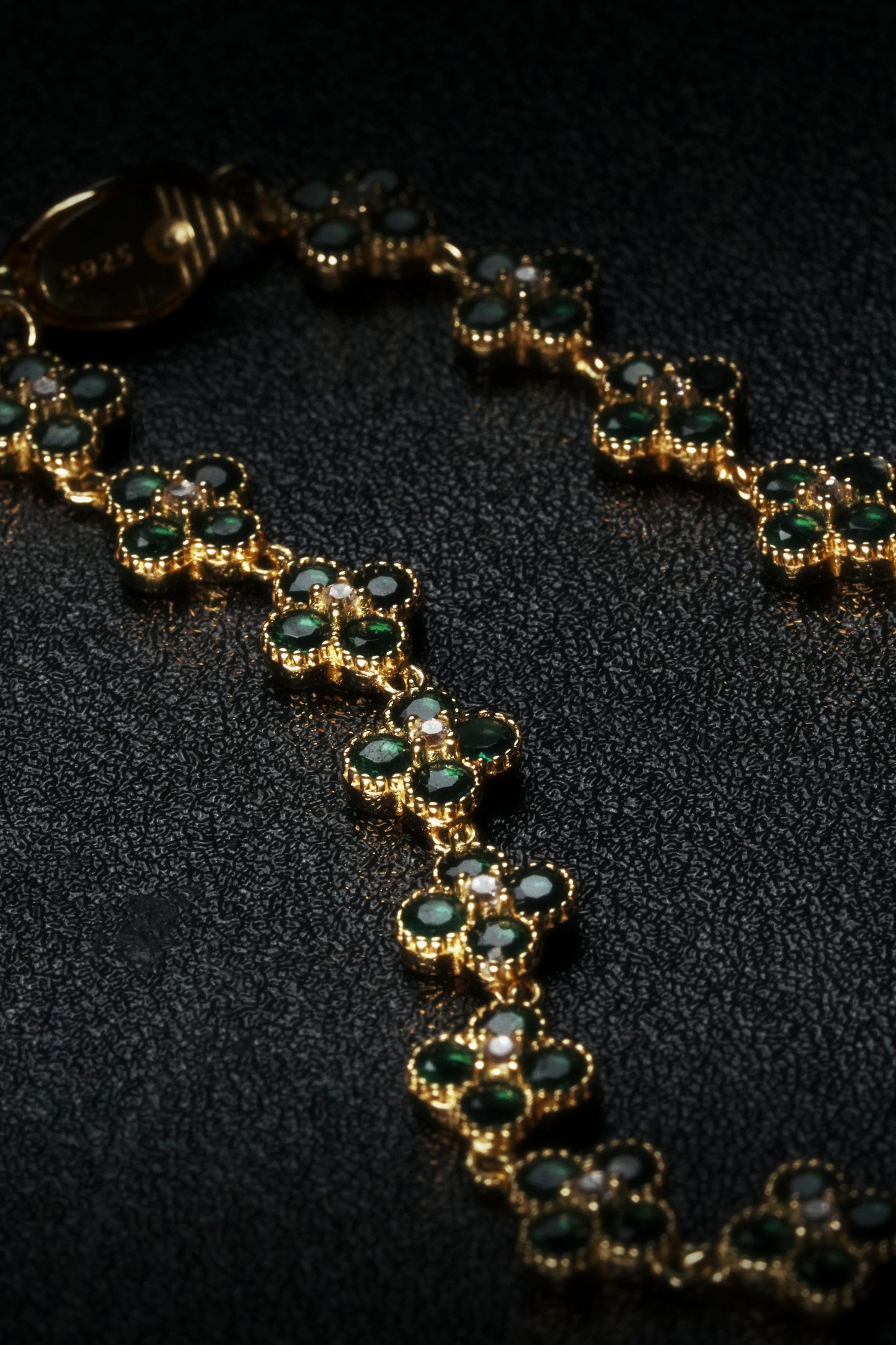 Elegant Clover Bracelet